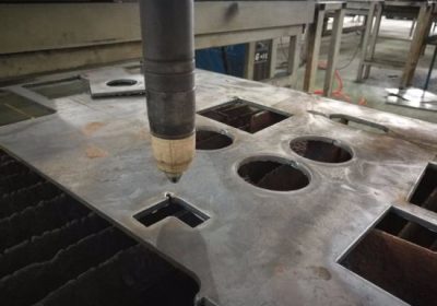 2018 Nový přenosný řezací stroj pro plazmové řezání kovů, CNC kovový trubkový řezací stroj
