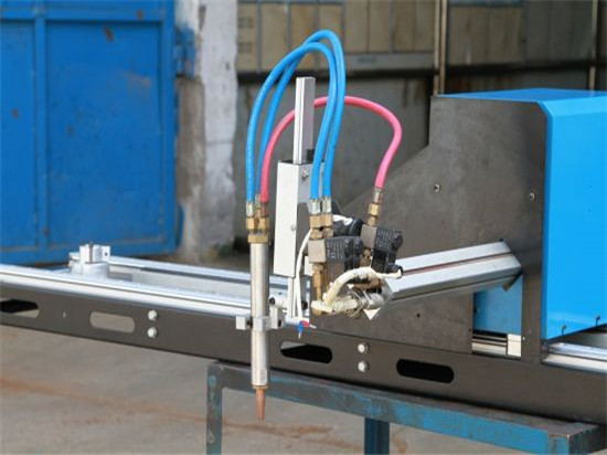 Přenosný CNC plazmový řezací stroj je k dispozici