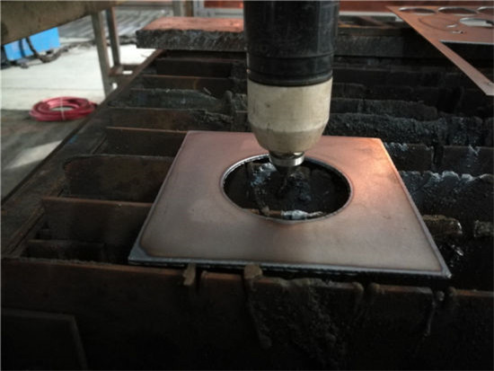 CNC továrna dodává plazmové a plamenové stoly pro řezání plechu