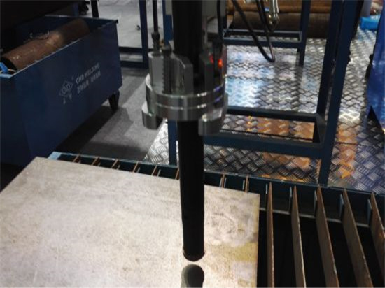 Stolní typ plechu Kovový CNC plazmový řezací stroj / plazmový řezací stroj