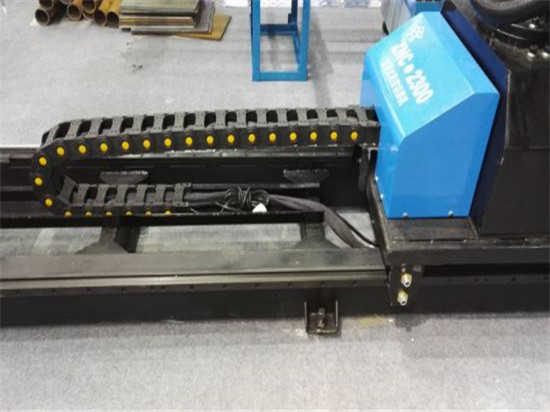 Přenosný CNC plazmový řezací stroj Přenosný CNC řízení výšky plynu je volitelný