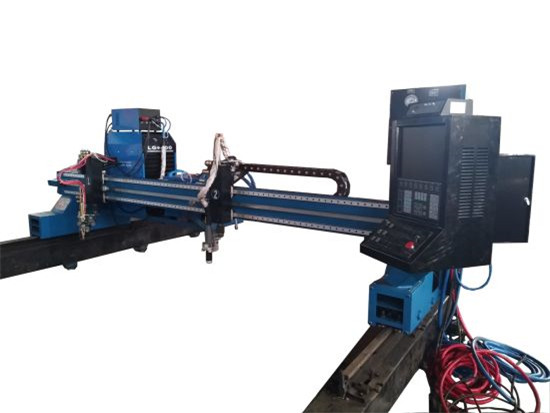 CNC plazmový řezací stroj