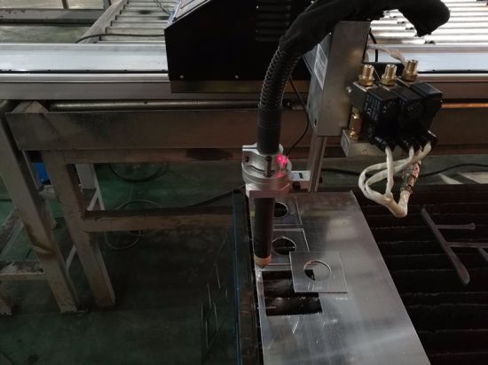 Čína ekonomické cnc plazmové řezací stroj na kovy